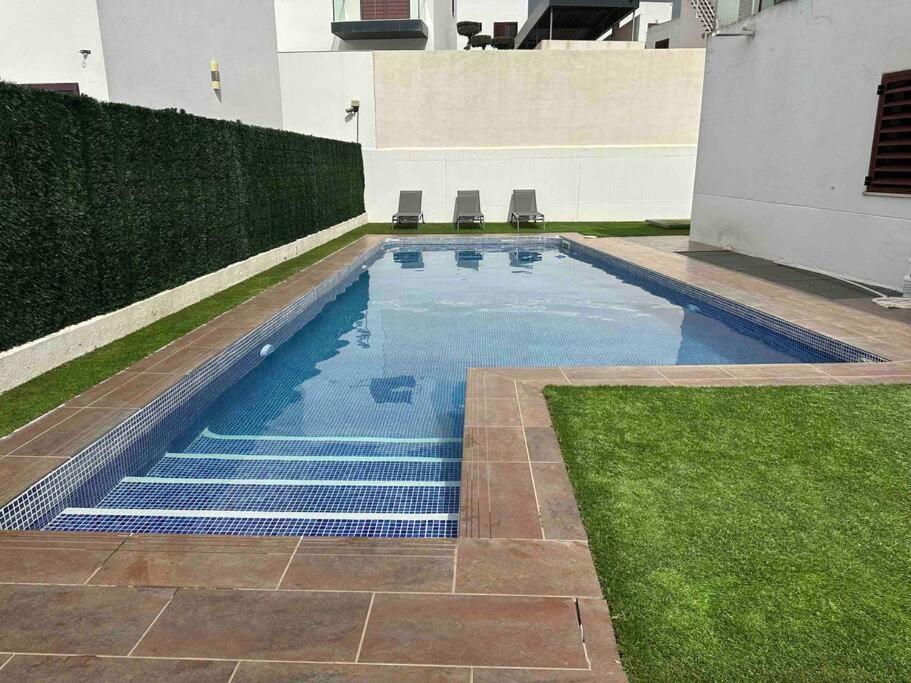Modern 5-Bedroom Villa With Pool Montequinto Exterior photo