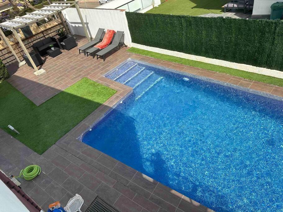 Modern 5-Bedroom Villa With Pool Montequinto Exterior photo